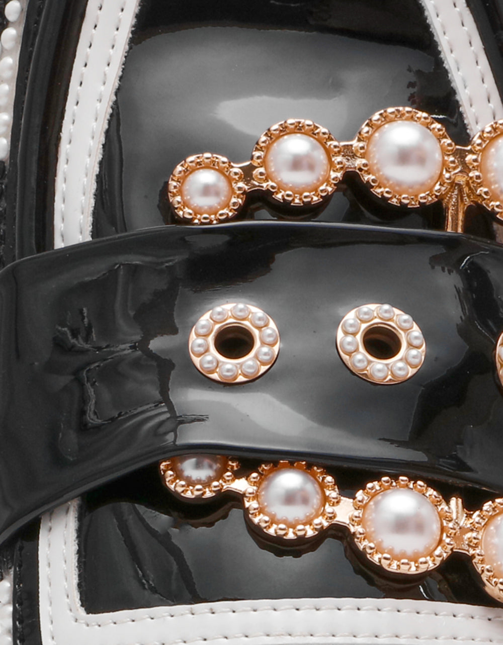 BETSEY-JOHNSON_SHOES_BARTON_WHITE-BLACK-POLKA-DOT_SWATCH.jpg