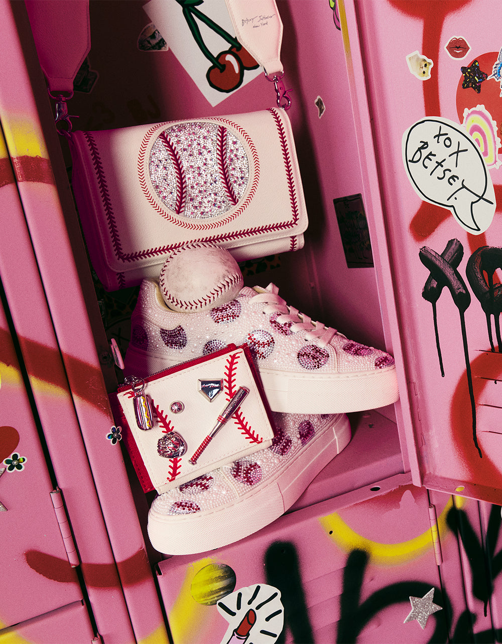 BETSEY_2026_Q1_EDITORIAL_07B_SB-SIDNY_BJ38515A_BJ38530A_0289.jpg