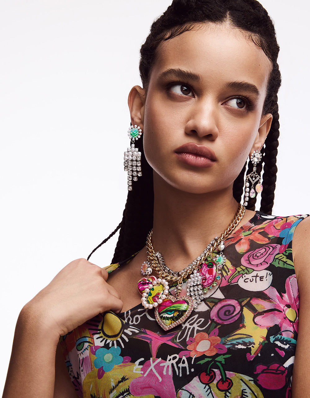 BETSEY_2026_Q2_LIFESTYLE_ACCESSORIES_585411RH_585414GL_19_1713.jpg